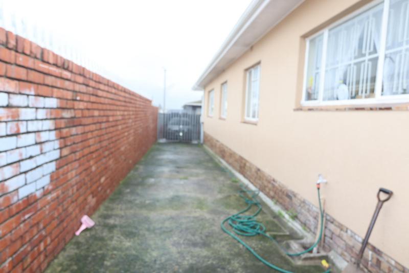To Let 4 Bedroom Property for Rent in Gatesville Western Cape